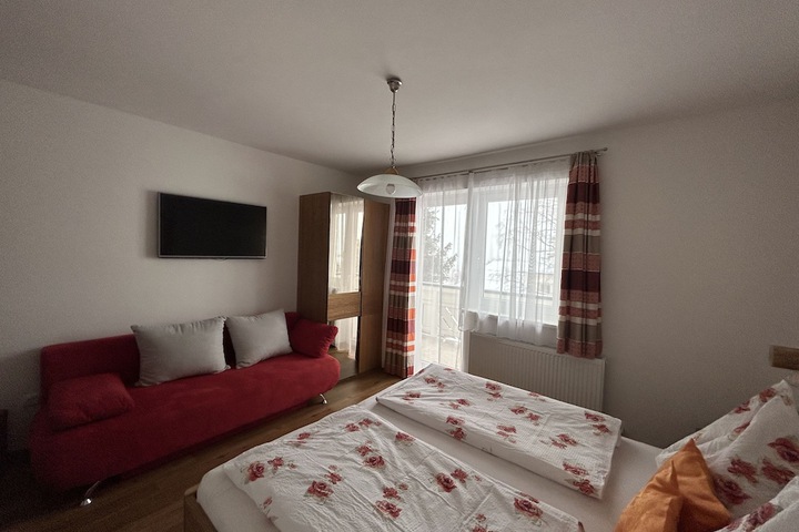 Room 5 of 44