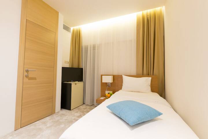 Room 87 of 150