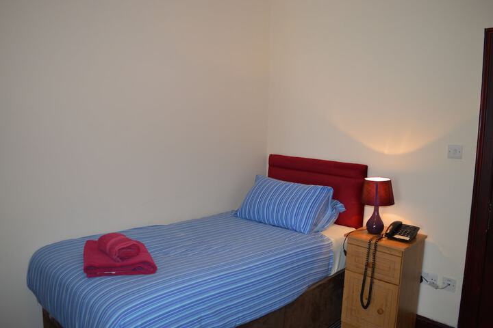 Room 5 of 27
