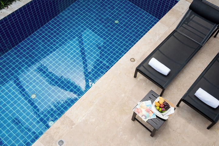 Pool 104 of 188