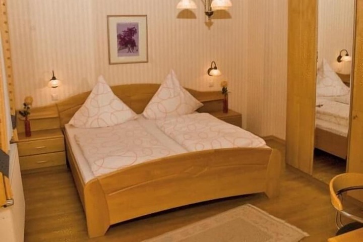 Room 7 of 23