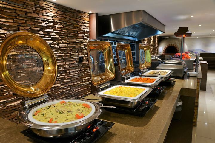 Dining 56 of 96