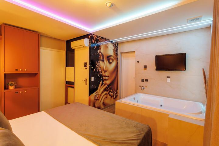 Room 25 of 27