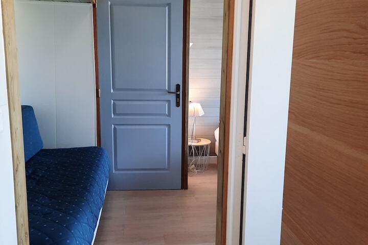 Room 16 of 34