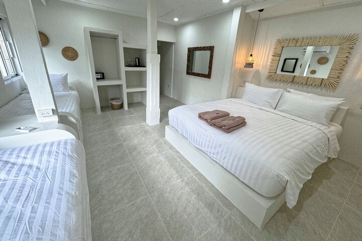 Room 12 of 68