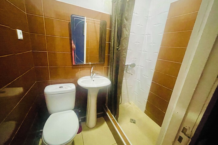 Room 32 of 146