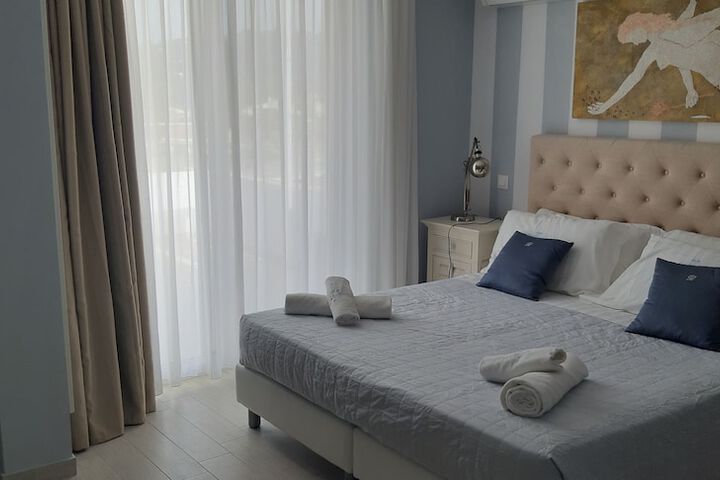 Room 21 of 108