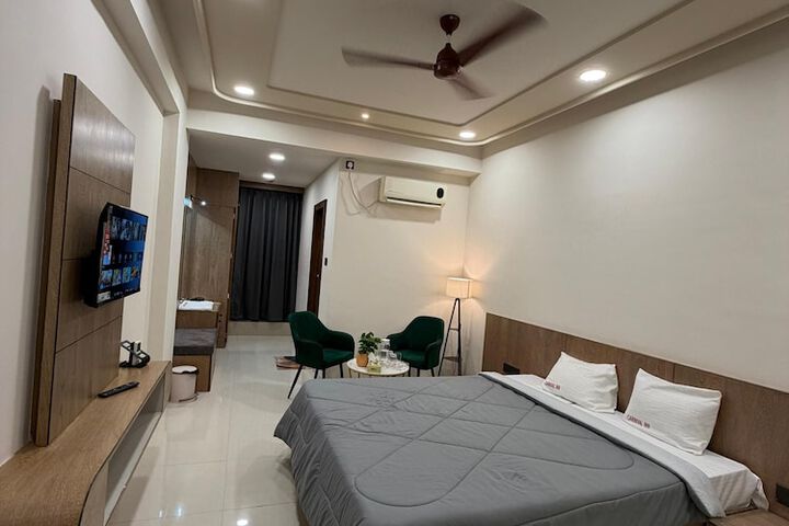 Room 7 of 27