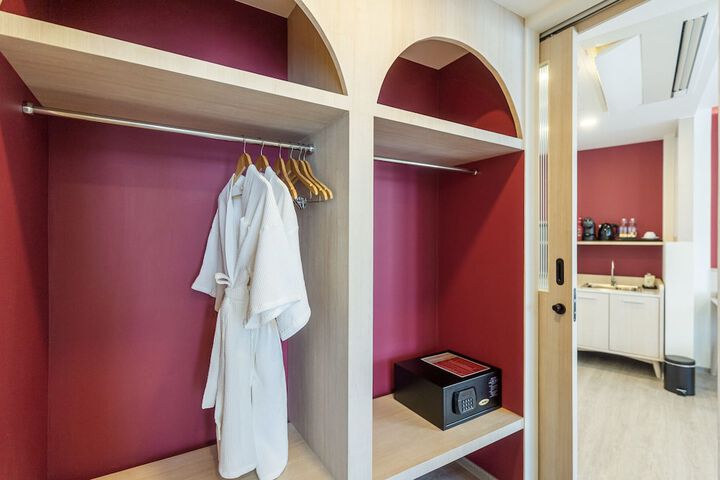 Room 150 of 190