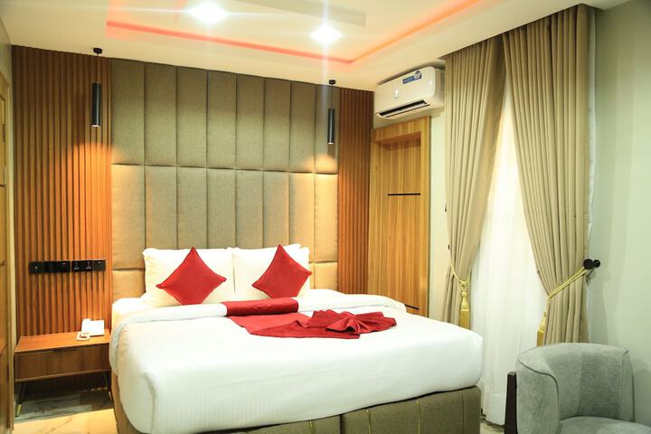 Room 8 of 26