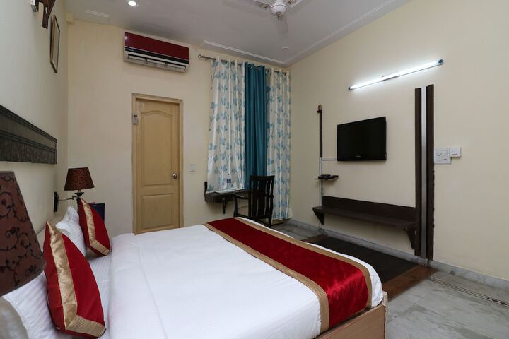 Room 10 of 21