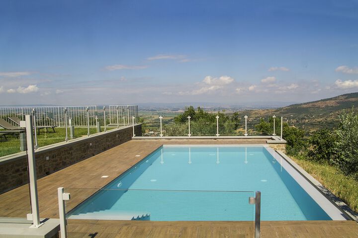 Pool 42 of 76