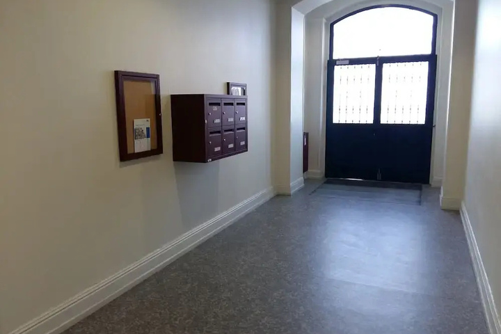 Room 7 of 11