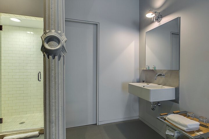Room 50 of 118