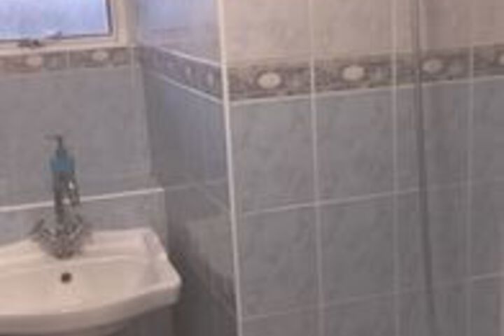 Room 4 of 82