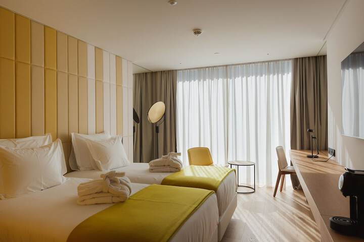 Room 10 of 75