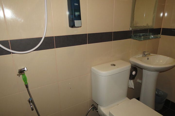 Room 18 of 25
