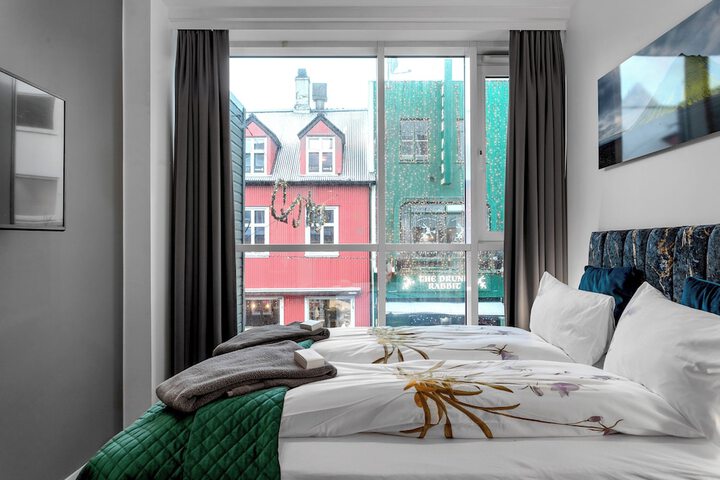 Room 105 of 219