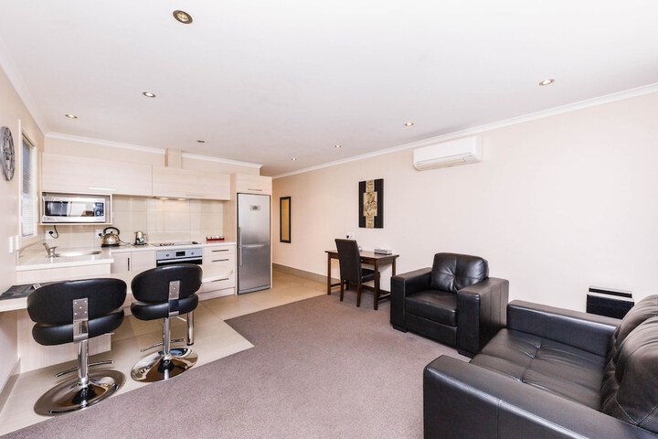 Room 4 of 48