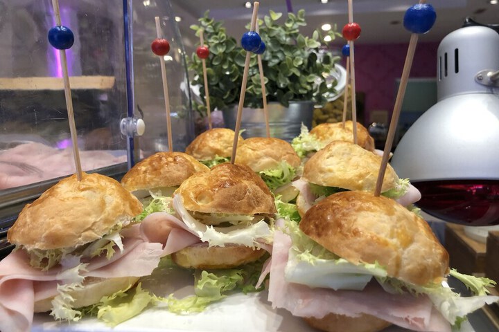 Dining 59 of 66