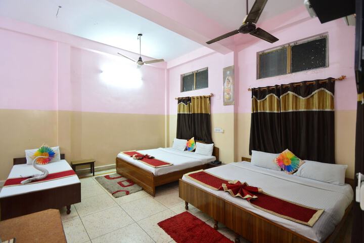 Room 15 of 33