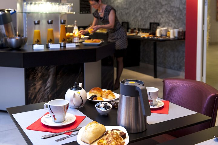 Breakfast/Coffee Service 42 of 70