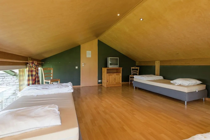 Room 6 of 23