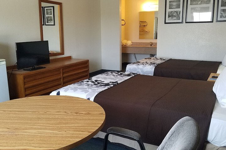 2 Double Beds (5 of 7)