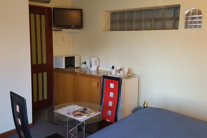 Room 5 of 38