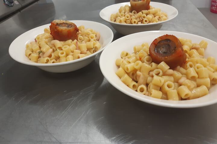 Dining 62 of 81