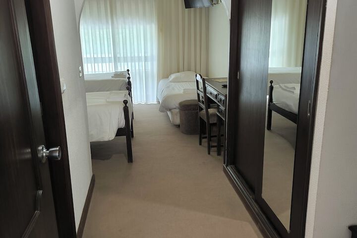 Room 7 of 58
