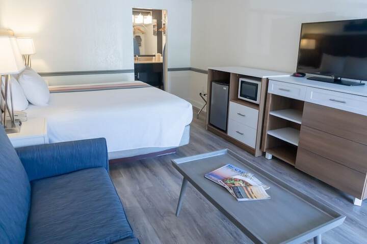 Room 4 of 32