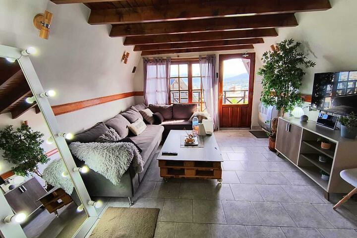 Room 9 of 24