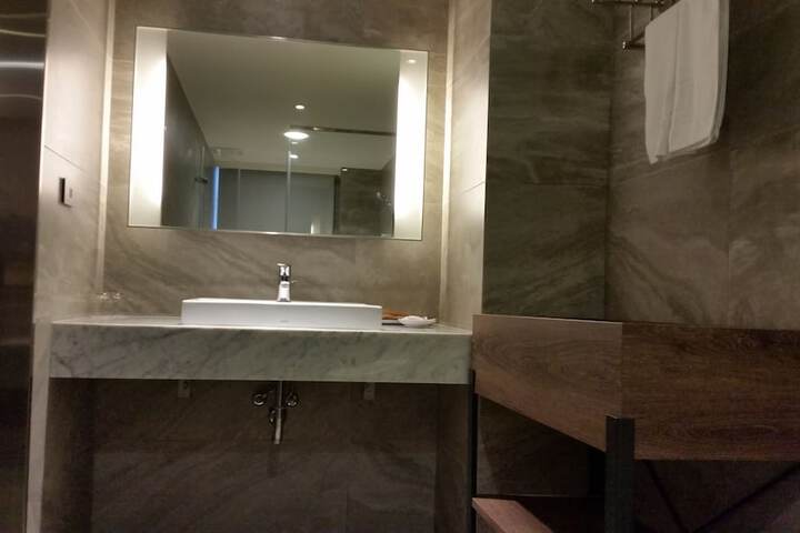 Room 18 of 26