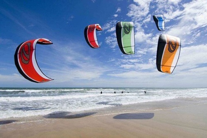Surfing/boogie boarding
