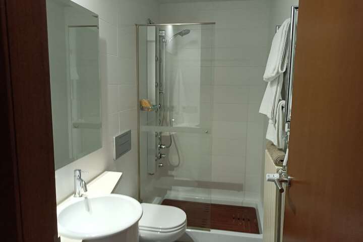 Room 48 of 71