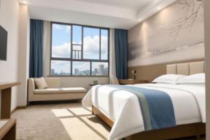 Room 8 of 10