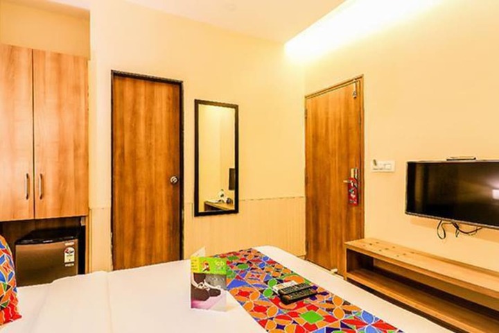 Room 32 of 50