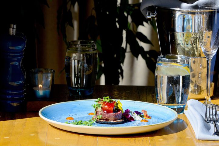 Dining 41 of 59