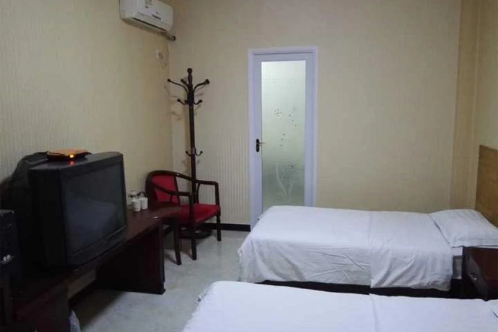 Room 7 of 8