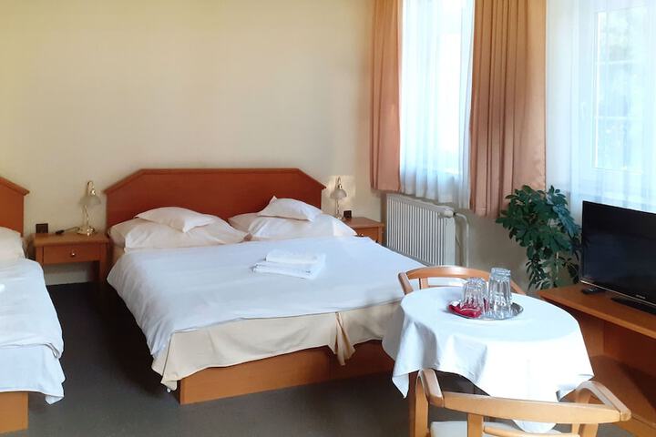 Room 8 of 38