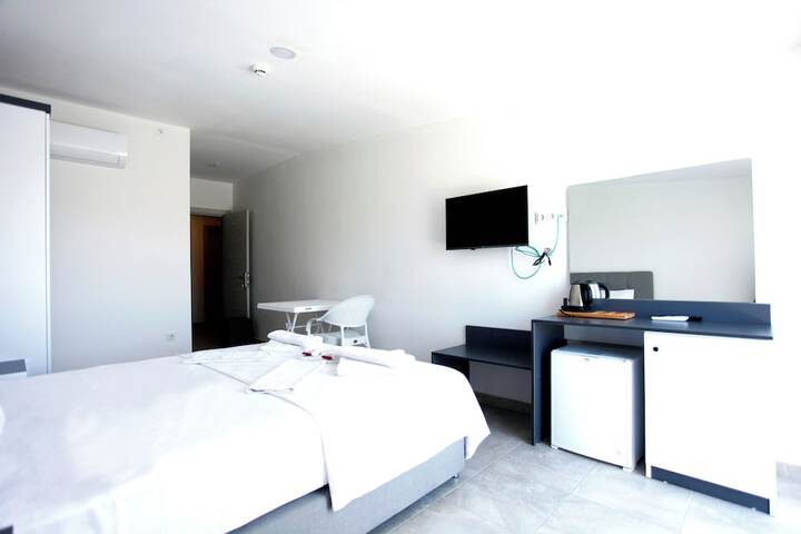 Room 18 of 34