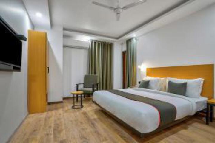 Room 3 of 3