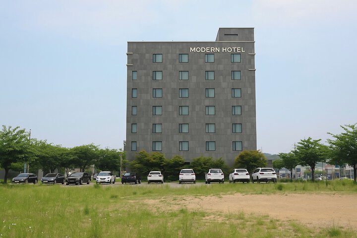 Hotel 85 of 85