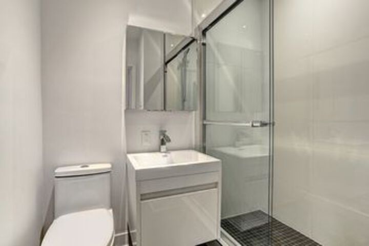 Room 4 of 31