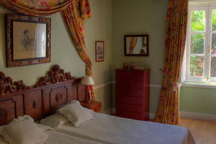 Room 8 of 42