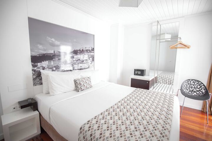 Room 8 of 49