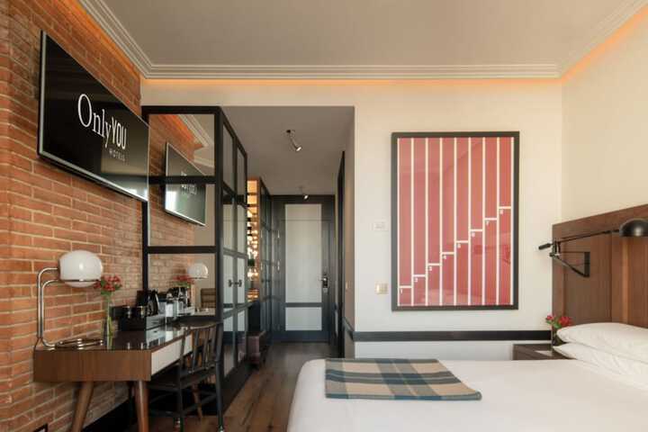 Room 21 of 66