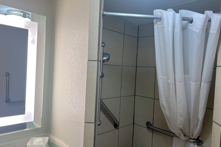 Room 21 of 29