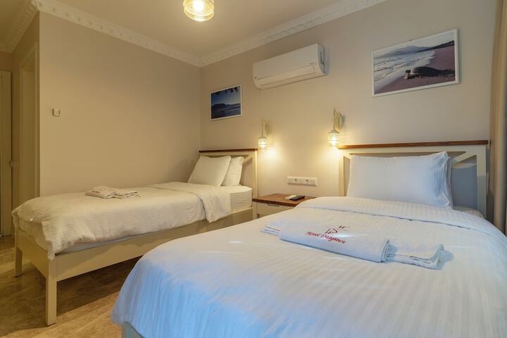 Room 4 of 178
